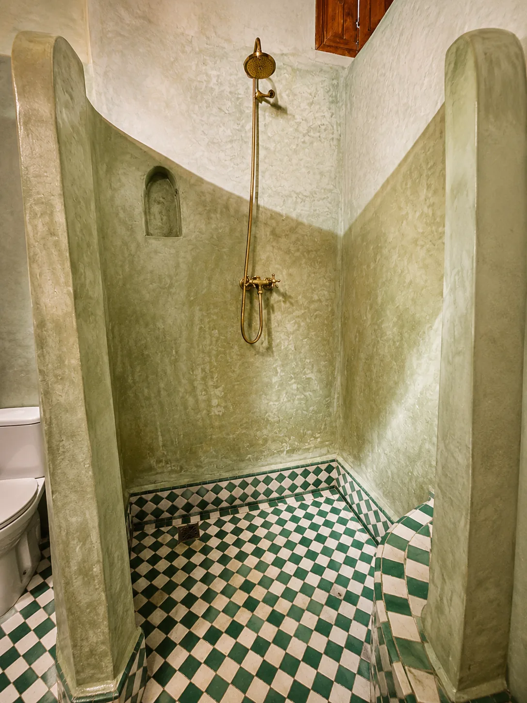 Ensuite bathroom of the Dahab room at Riad Tasneem
